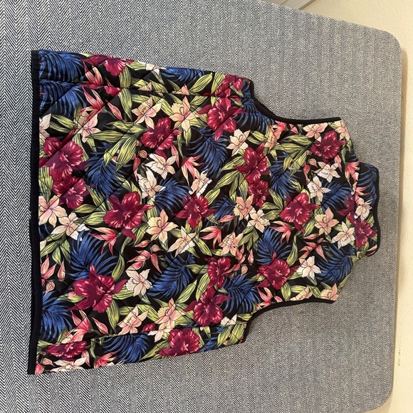 STELLA PARKER - Floral Quilted Vest - Picture 5 of 6